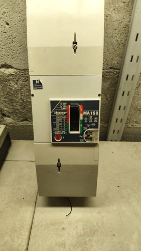 Interruttore automatico