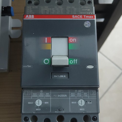 Abb sace tmax t4v - sace,